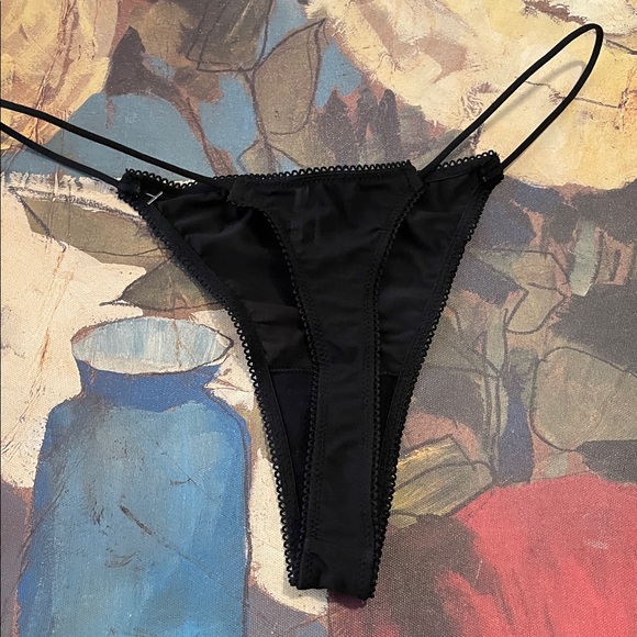 G String - Picture 4 of 4